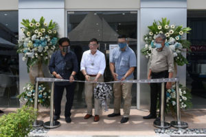 metrotowne ribbon cutting