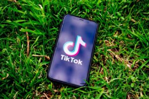 5 Effective Tips to Go Viral on TikTok