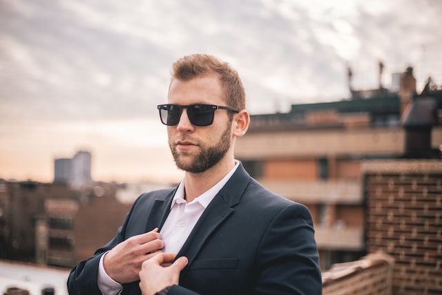 The Complete Guide to Choosing the Best Men's Sunglasses